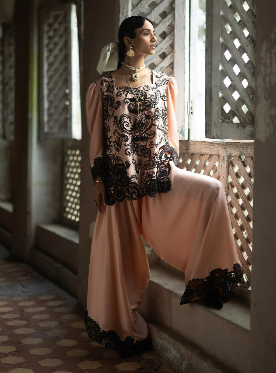 Coral Chantilly - Image 5