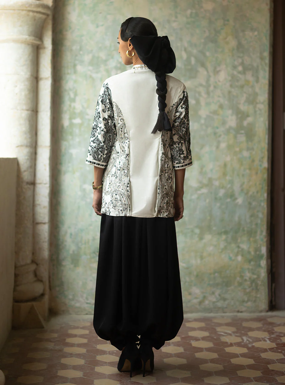Ivory Crest - Image 3