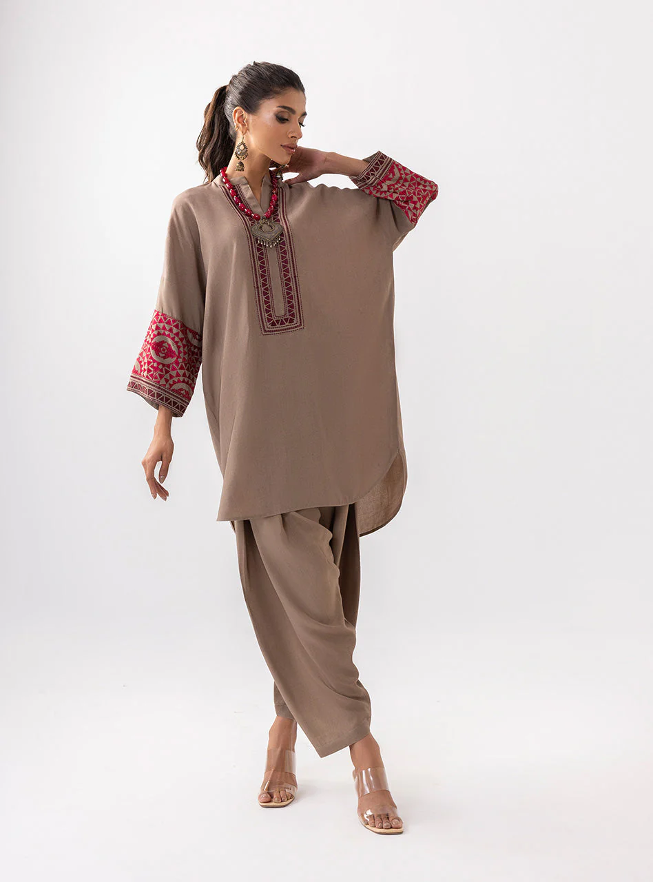 Sandy Beige - Image 8